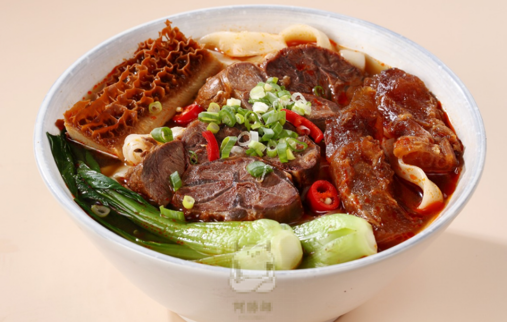  川味紅燒牛三寶麵