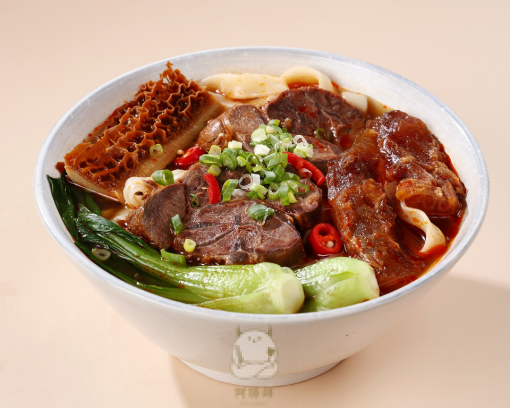  川味紅燒牛三寶麵